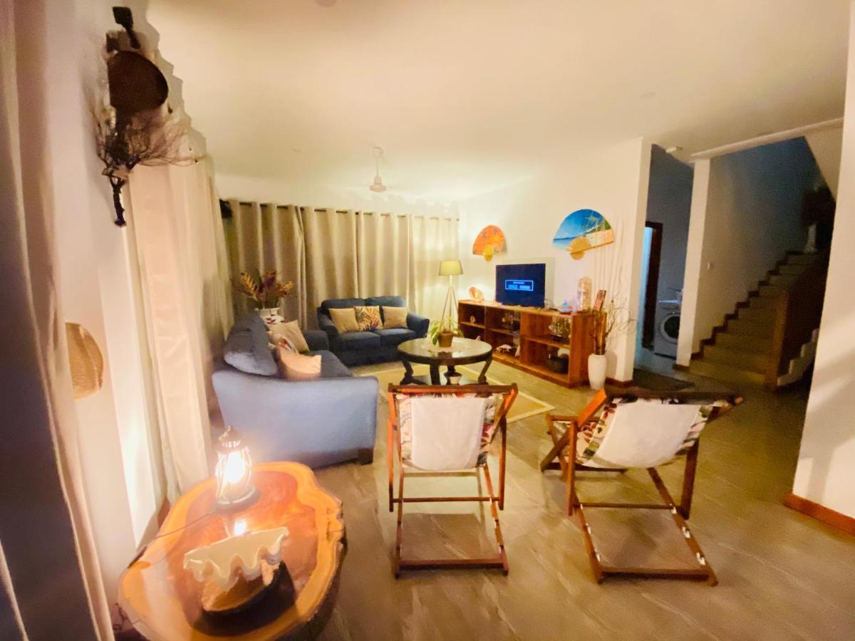 Dusk To Dawn Villa วิกตอเรีย ภายนอก รูปภาพ