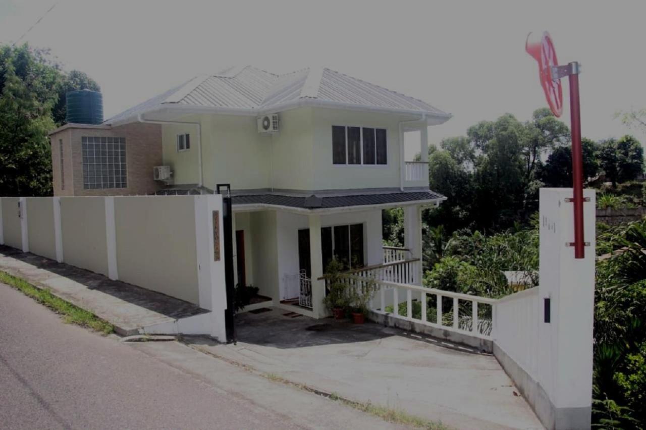 Dusk To Dawn Villa วิกตอเรีย ภายนอก รูปภาพ